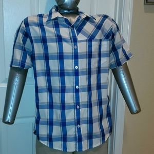Men's short sleeve button-up shirt (M) and men's H&M tan shirts (34w)